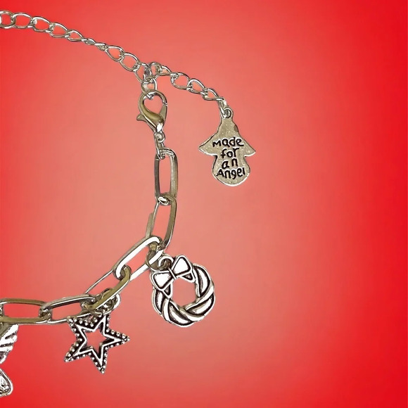 2/$10 Gorgeous Christmas Charm Bracelet - Picture 4 of 4